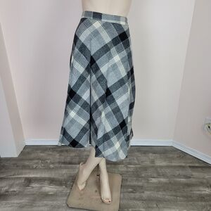 Vintage gray and black plaid midi skirt. Wool blend.